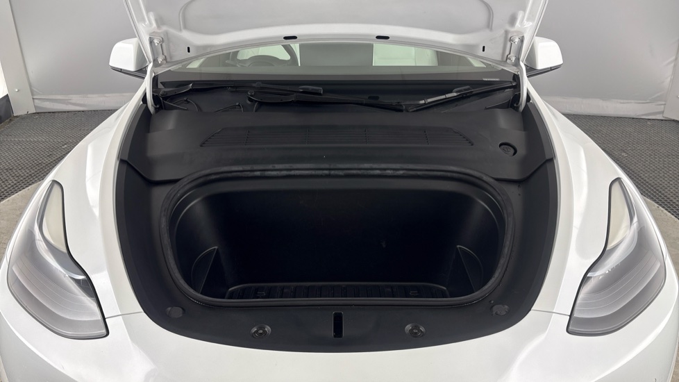 TESLA MODEL Y Image 16