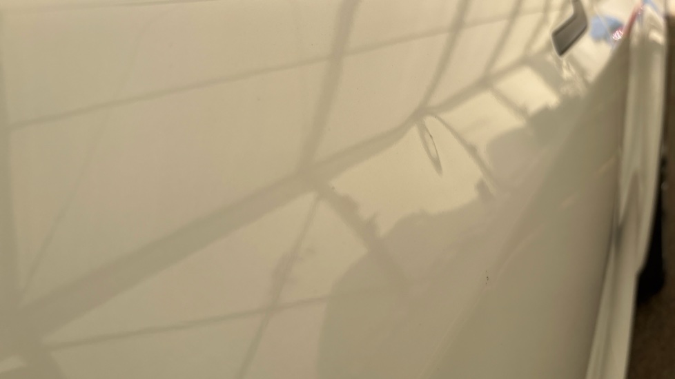TESLA MODEL Y Dent and chip