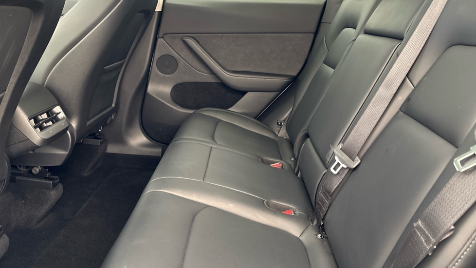 TESLA MODEL Y Image 14