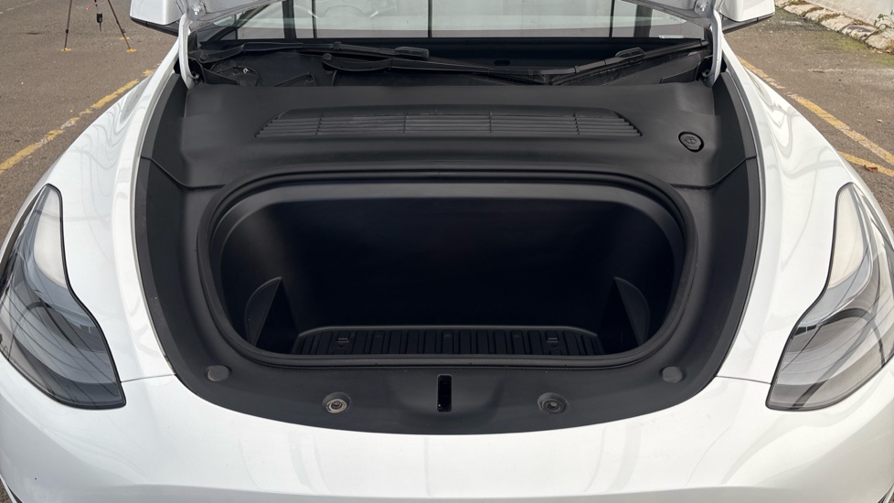 TESLA MODEL Y Image 16