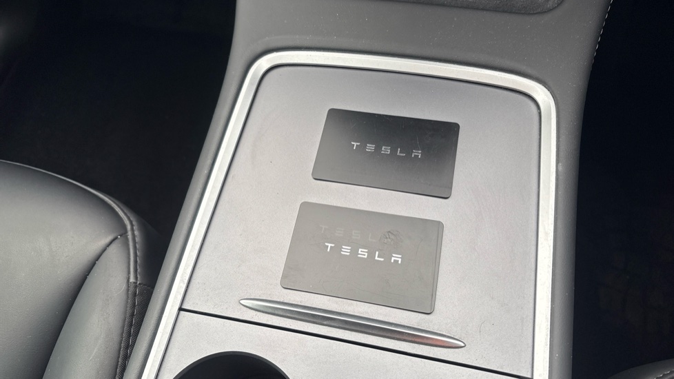TESLA MODEL Y 2 keys available