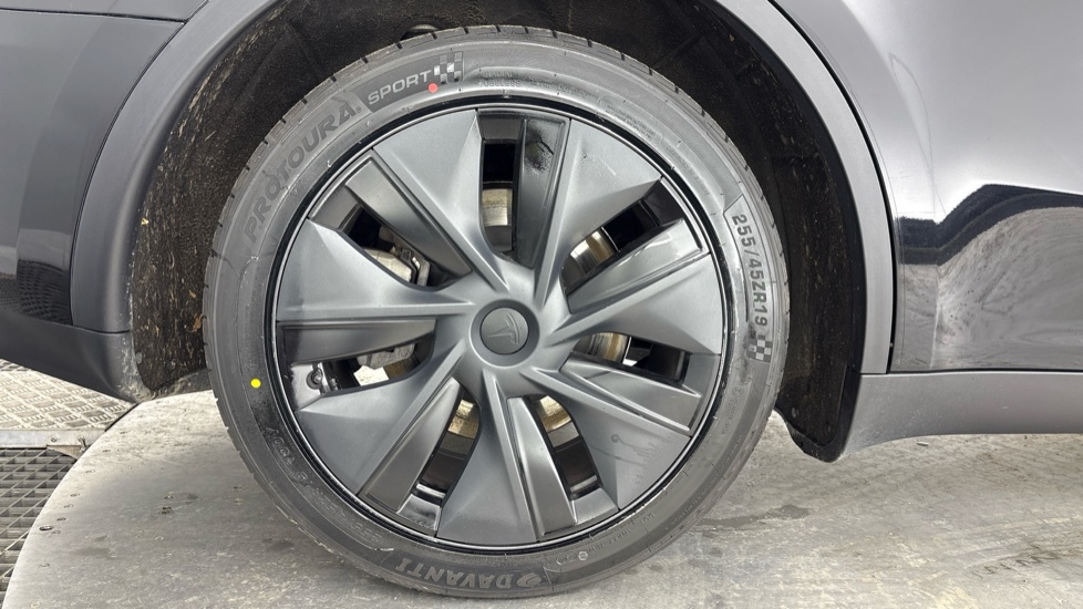 TESLA MODEL Y HATCHBACK Long Range RWD 5dr Auto