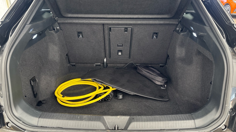 VOLKSWAGEN ID.4 Image 15