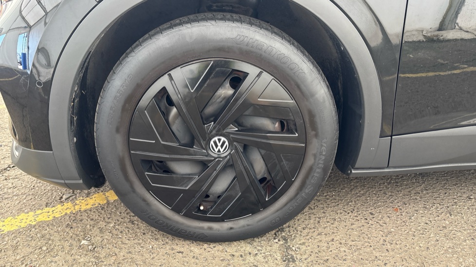 VOLKSWAGEN ID.4 Image 17