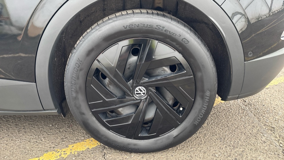 VOLKSWAGEN ID.4 Image 18