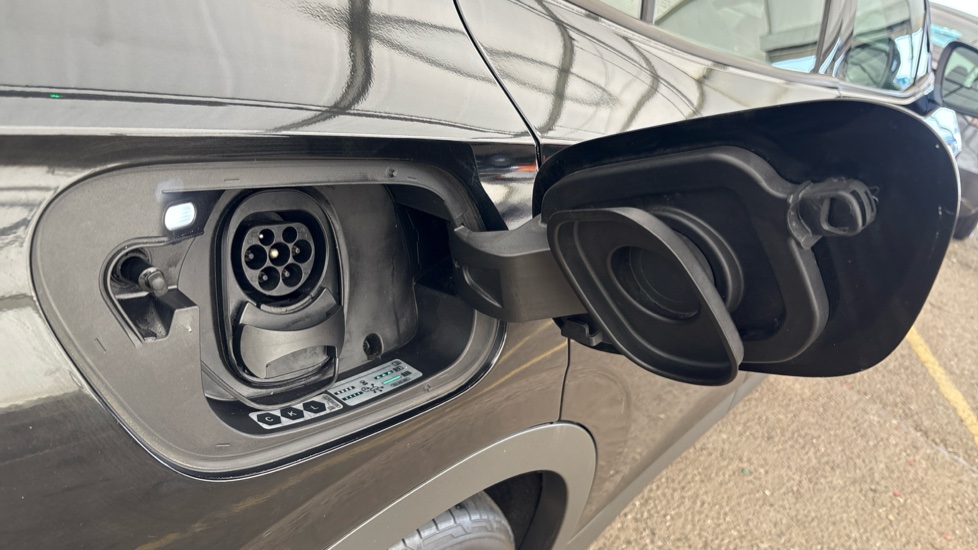 VOLKSWAGEN ID.4 Image 21
