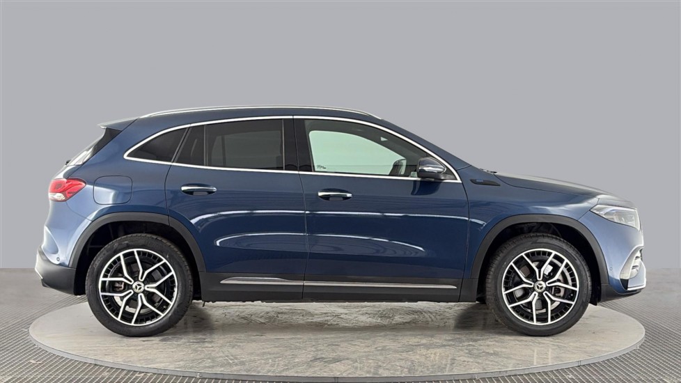 MERCEDES EQA Image 6