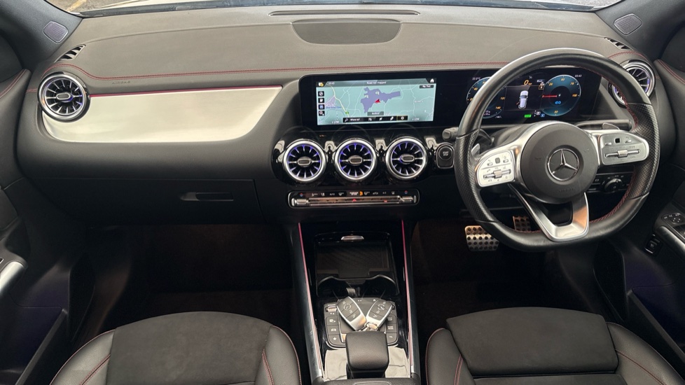 MERCEDES EQA Image 11