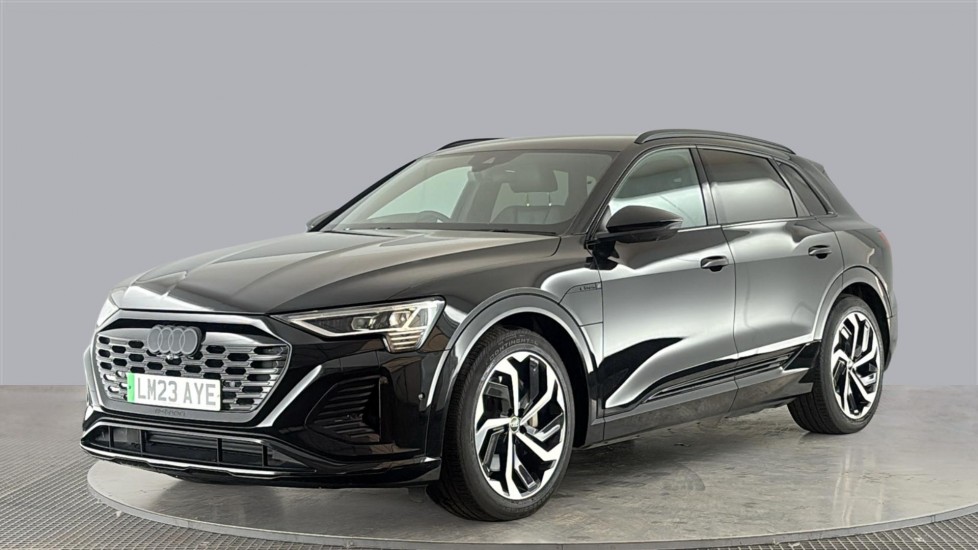 Used AUDI Q8
