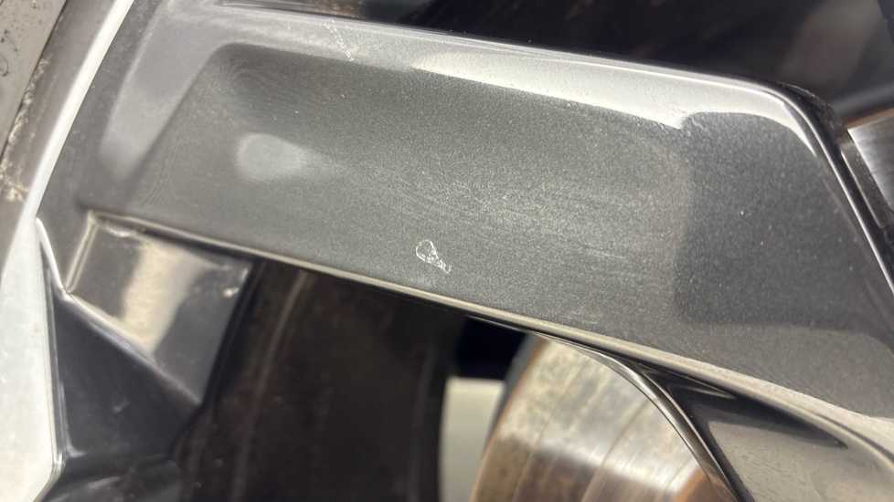 AUDI Q8 Imperfection