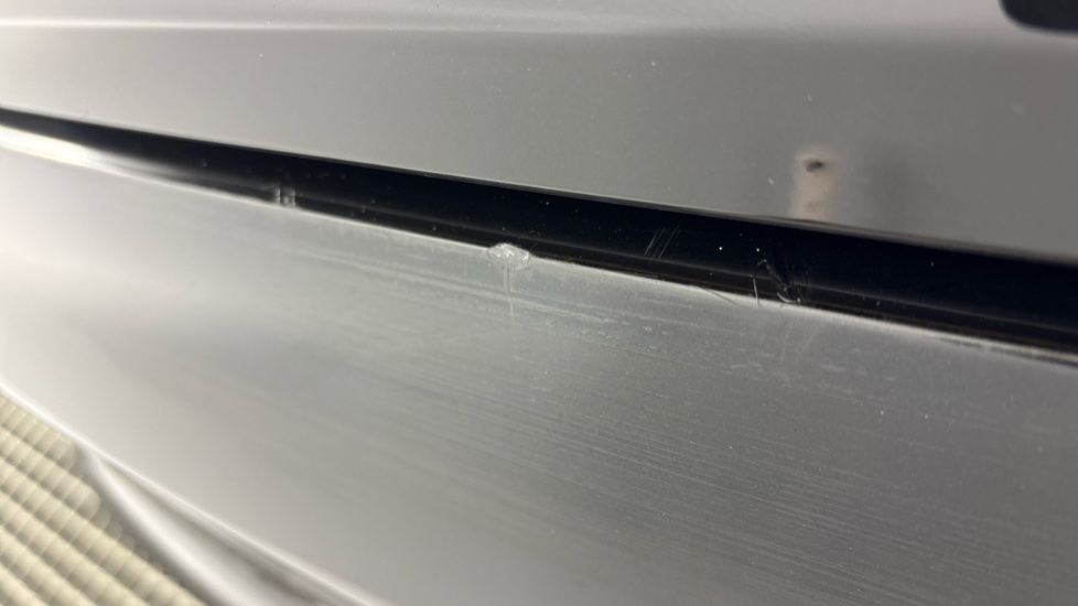 AUDI Q8 Chips and scratches