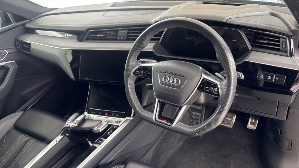 AUDI Q8 Image 9