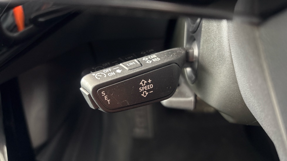 AUDI Q8 Cruise control