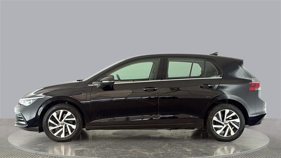VOLKSWAGEN GOLF Image 2