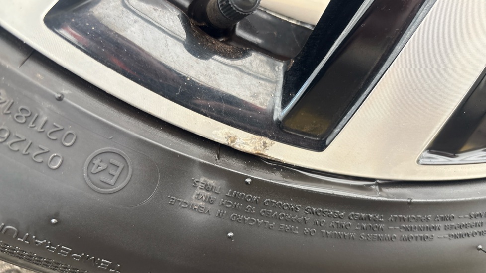 VOLKSWAGEN GOLF Scuff