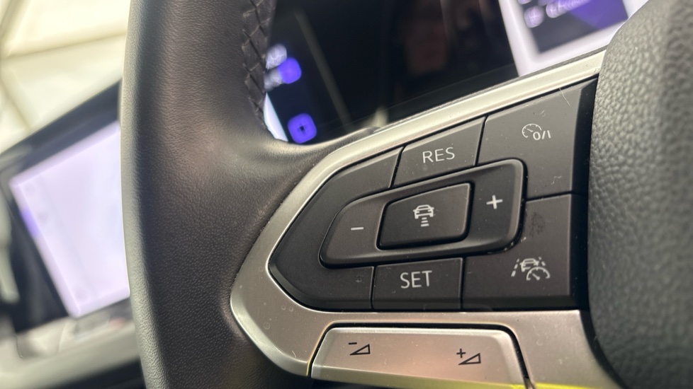 VOLKSWAGEN GOLF cruise control