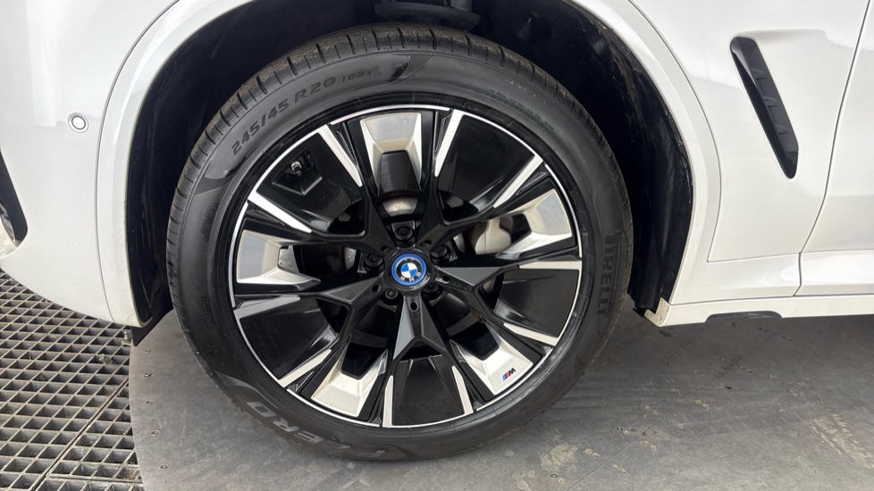 BMW iX3 Image 17