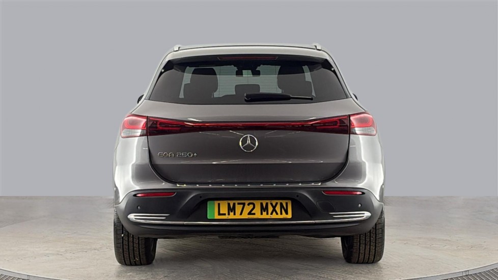 MERCEDES EQA Image 4