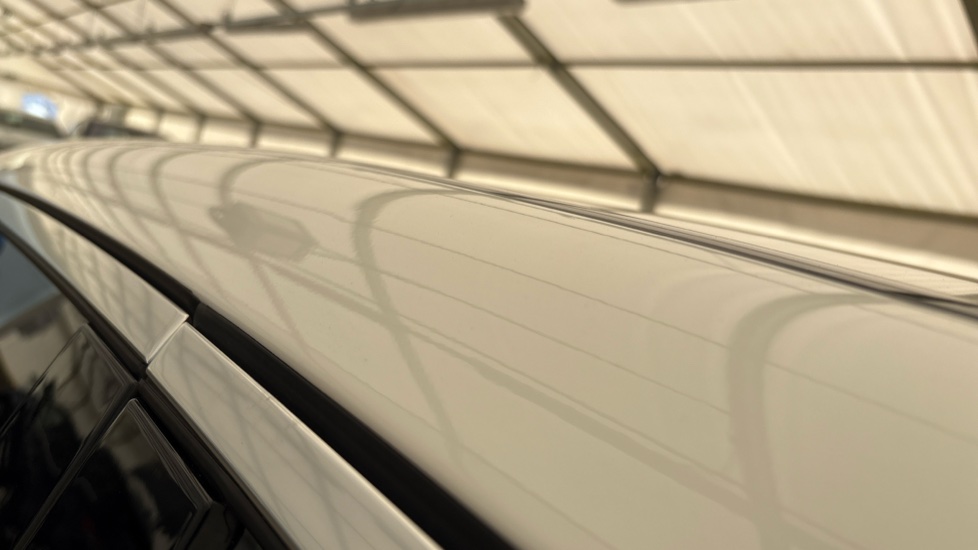 MERCEDES EQC Dent