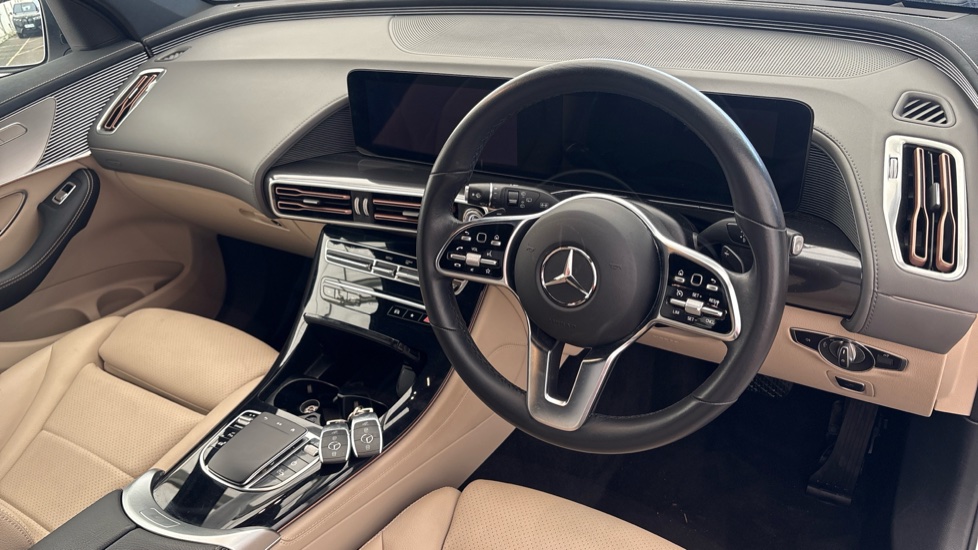 MERCEDES EQC Image 9