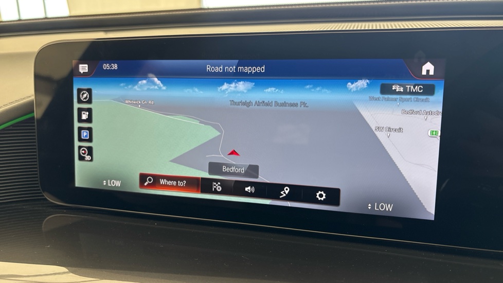 MERCEDES EQC Image 12