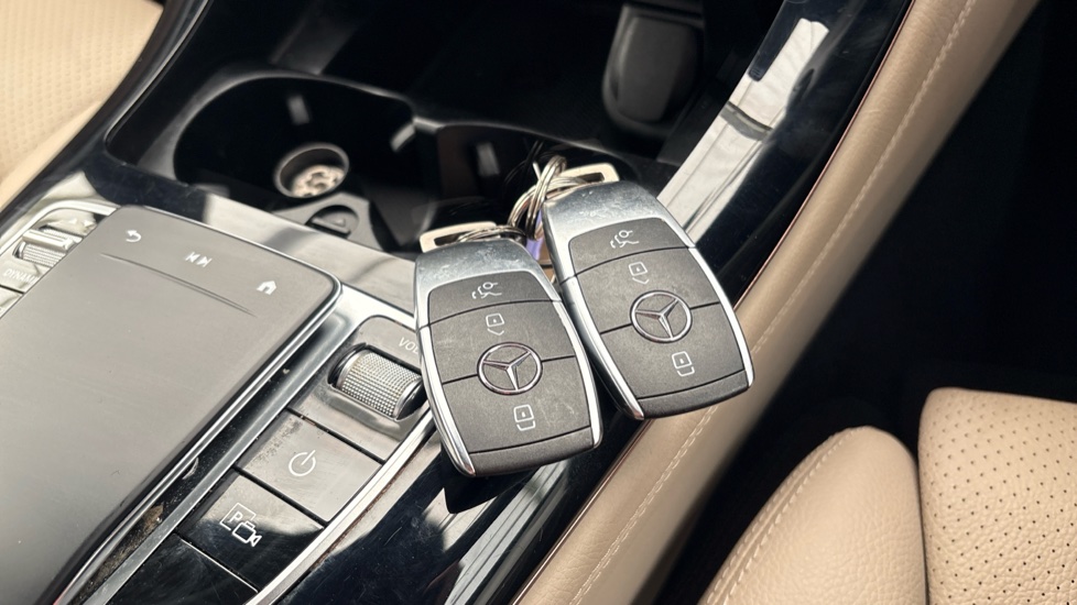 MERCEDES EQC 2 keys available