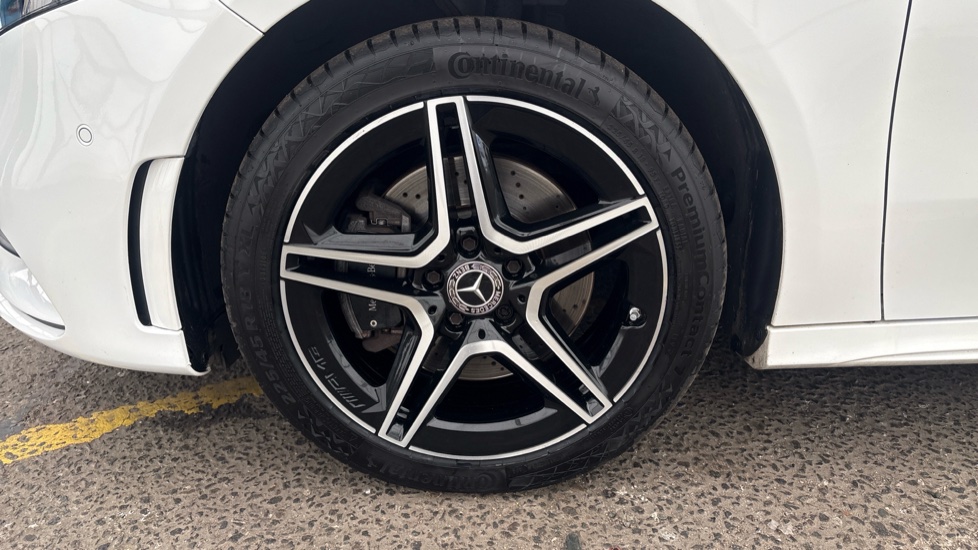 MERCEDES-BENZ A CLASS SALOON SPECIAL EDITIONS A250e AMG Line Premium Edition 4dr Auto