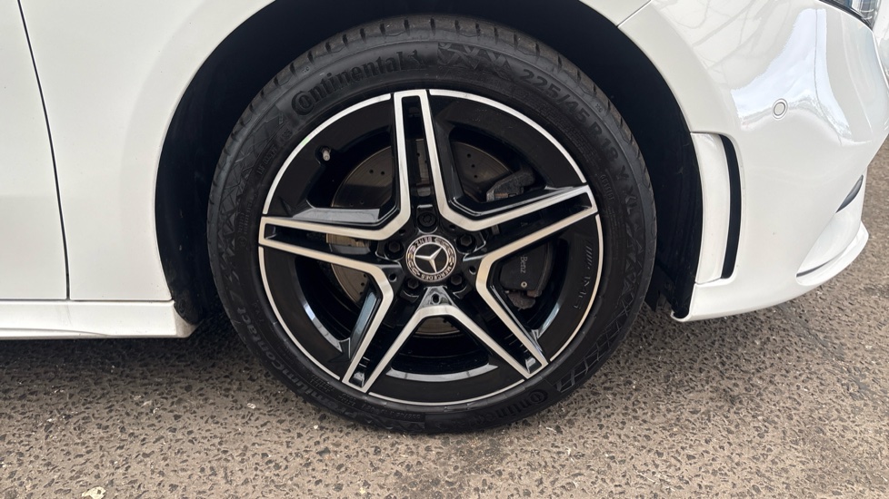MERCEDES-BENZ A CLASS SALOON SPECIAL EDITIONS A250e AMG Line Premium Edition 4dr Auto