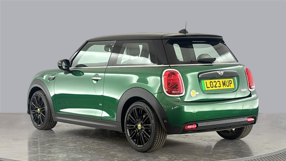 MINI HATCHBACK Image 3