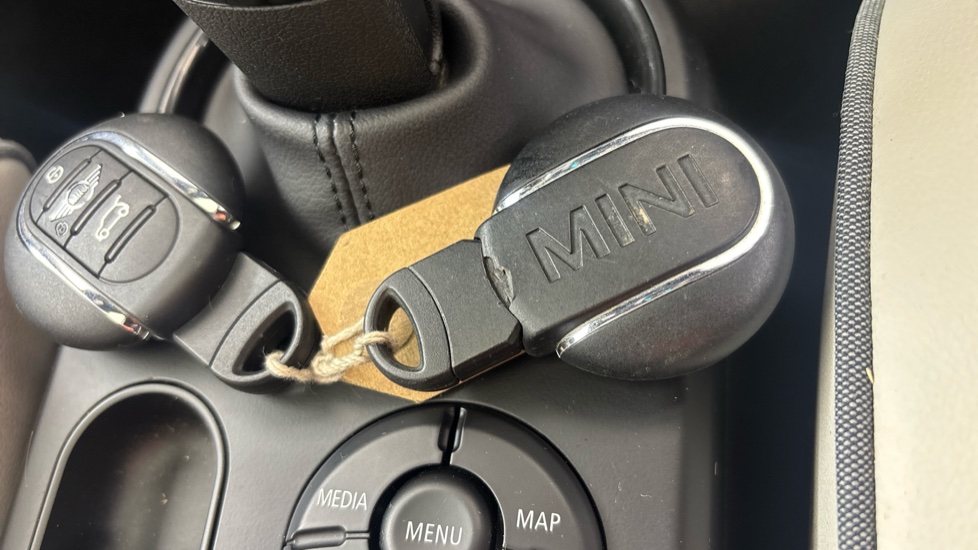 MINI HATCHBACK Damaged