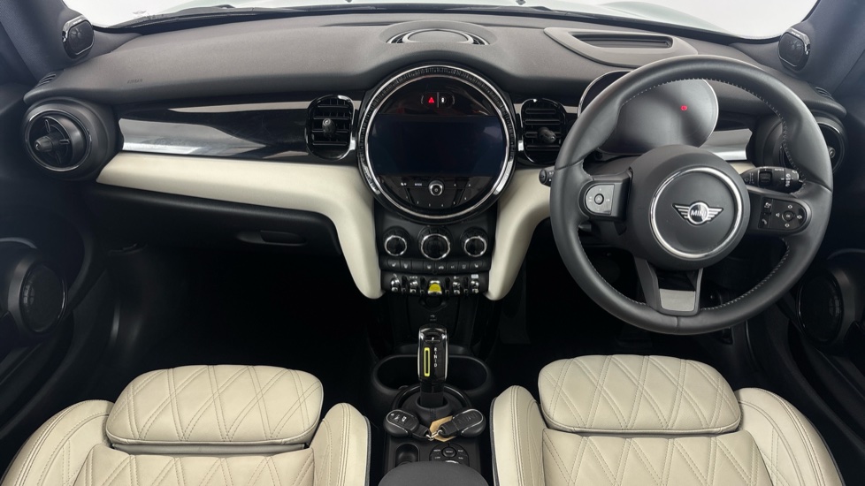 MINI HATCHBACK Image 11
