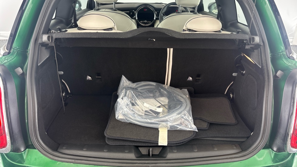 MINI HATCHBACK Image 15