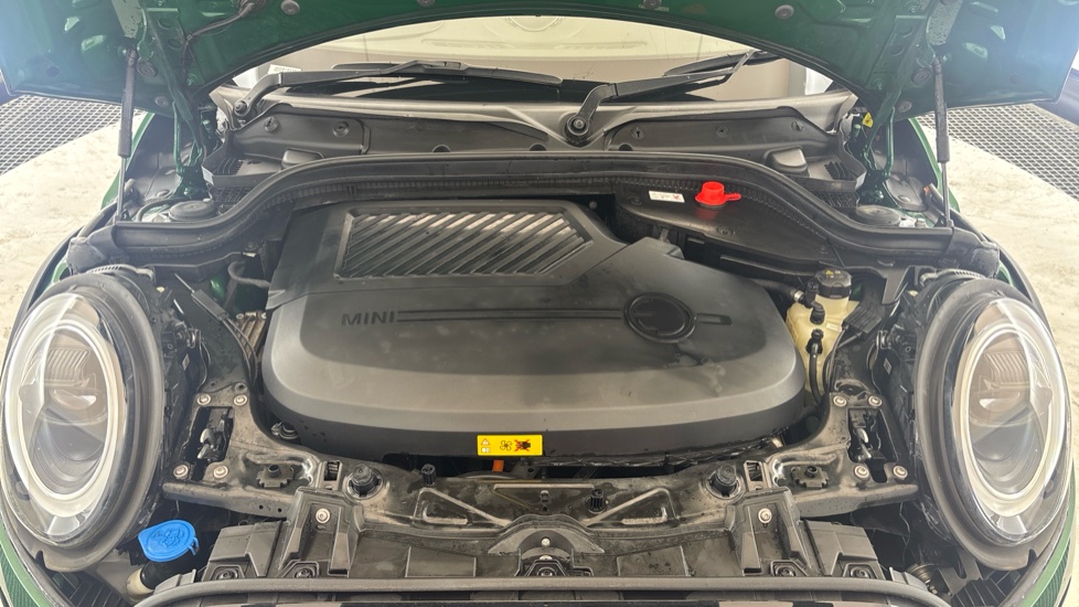 MINI HATCHBACK Image 16