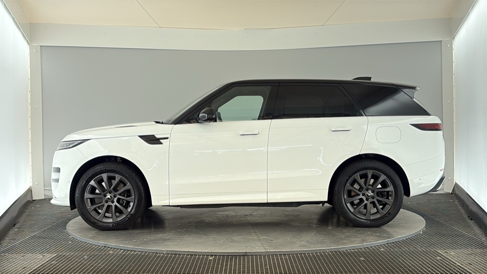 LAND ROVER RANGE ROVER SPORT Image 2