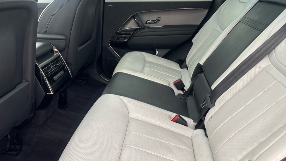 LAND ROVER RANGE ROVER SPORT ESTATE 3.0 P440e Dynamic SE 5dr Auto