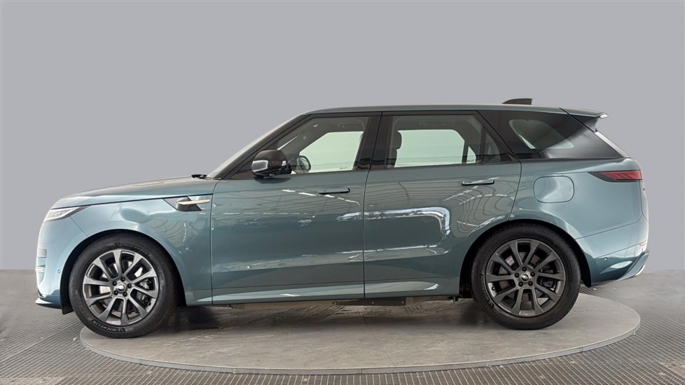 LAND ROVER RANGE ROVER SPORT Image 2