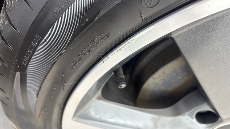 AUDI Q4 scuff