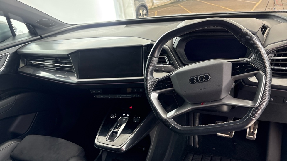 AUDI Q4 Image 9