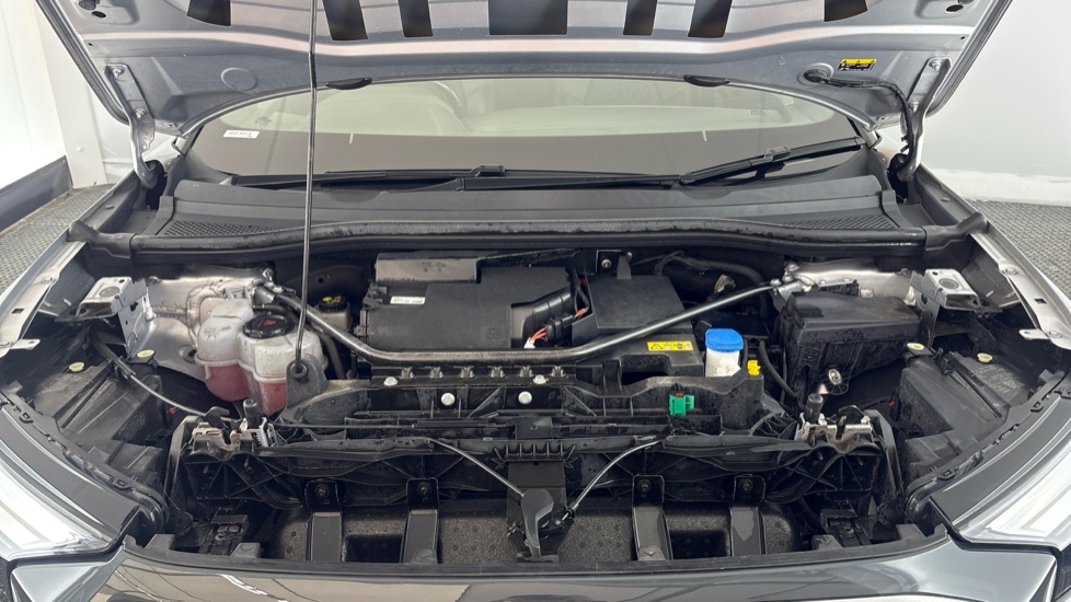 AUDI Q4 Image 16