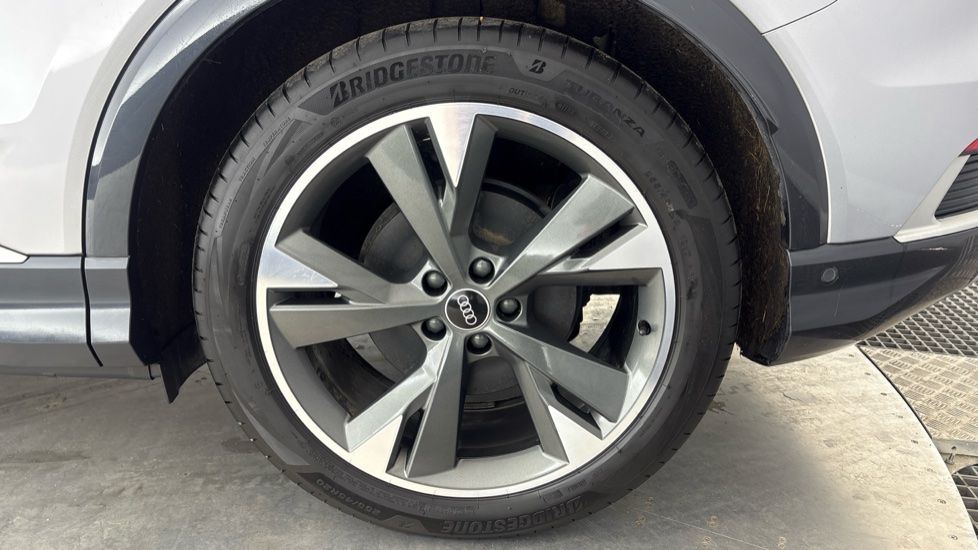 AUDI Q4 Image 18