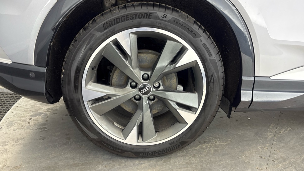 AUDI Q4 Image 19