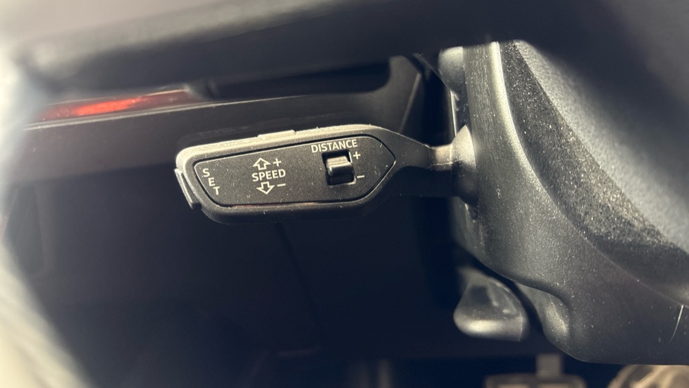 AUDI Q4 cruise control
