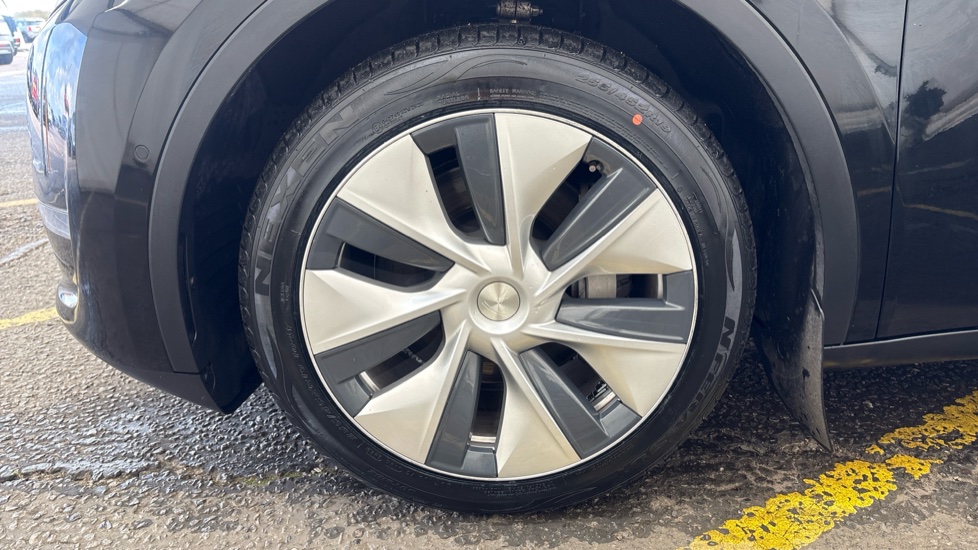 TESLA MODEL Y HATCHBACK Long Range AWD 5dr Auto