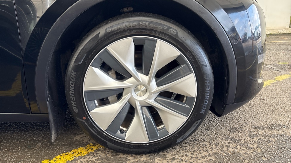 TESLA MODEL Y HATCHBACK Long Range AWD 5dr Auto