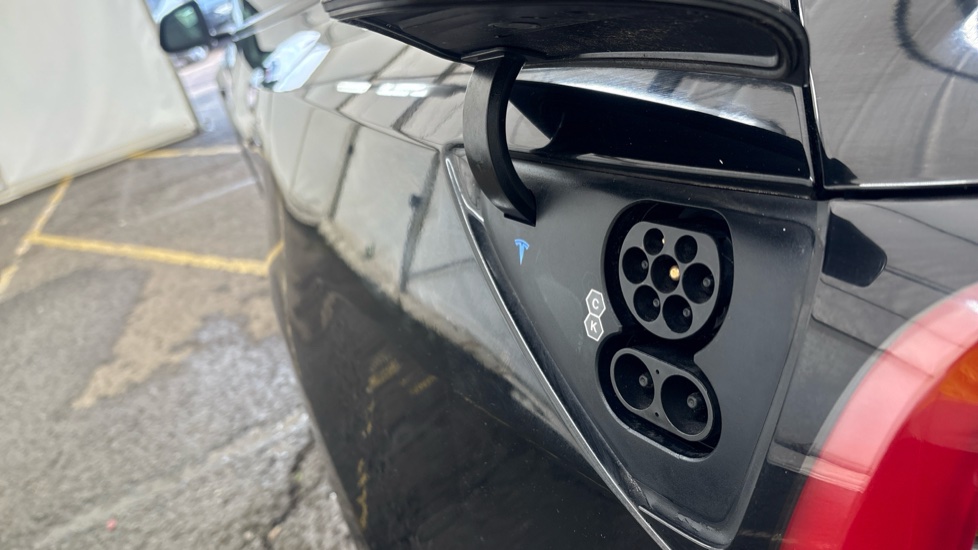 TESLA MODEL Y HATCHBACK Long Range AWD 5dr Auto