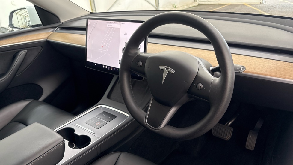 TESLA MODEL Y Image 9