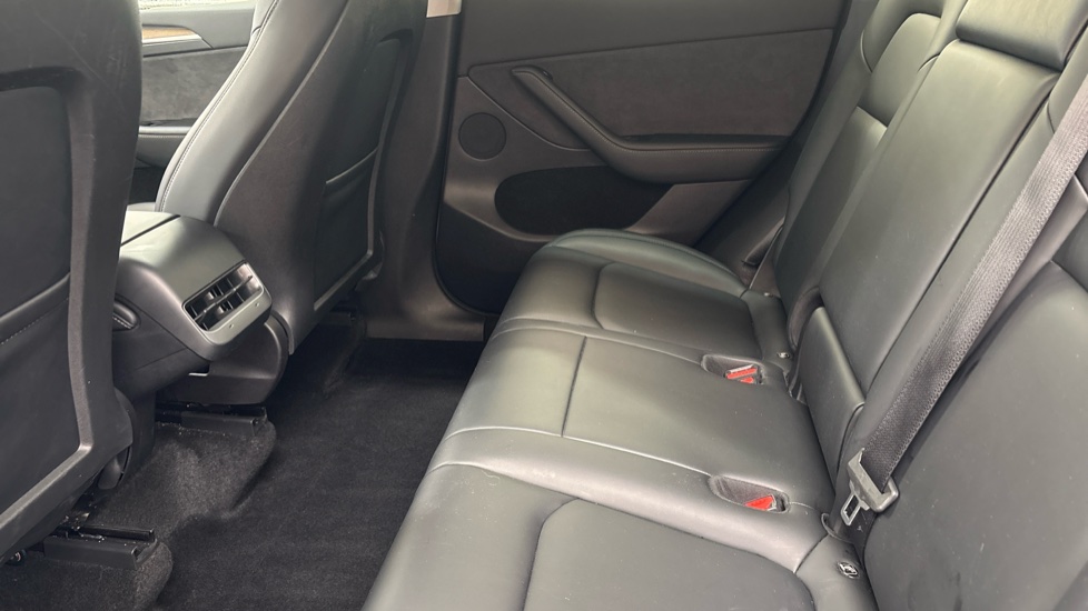 TESLA MODEL Y Image 14