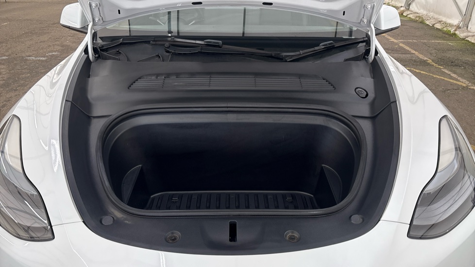 TESLA MODEL Y Image 16
