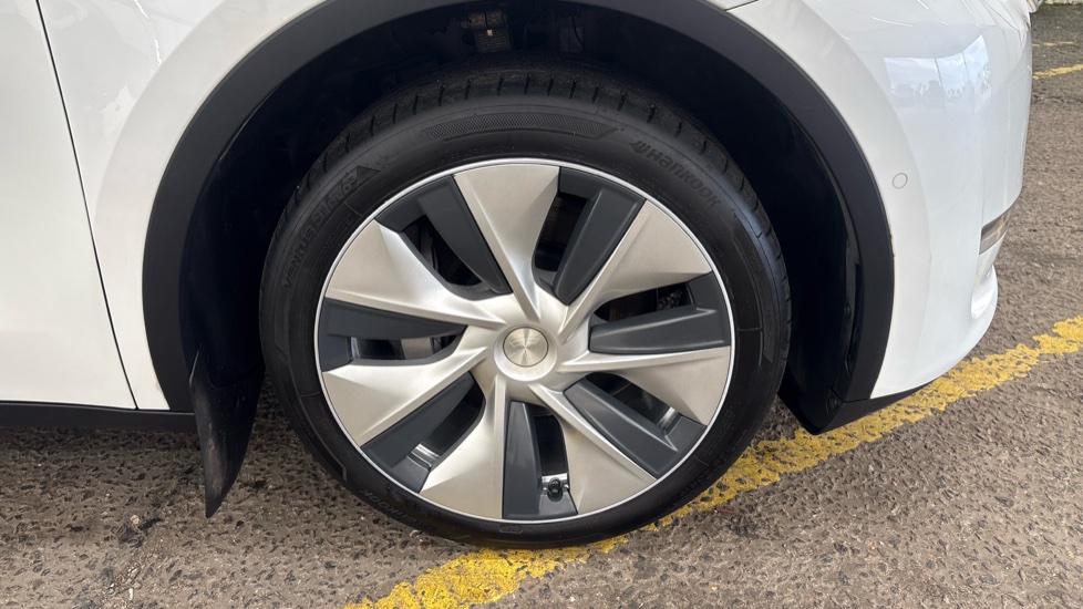 TESLA MODEL Y Image 20
