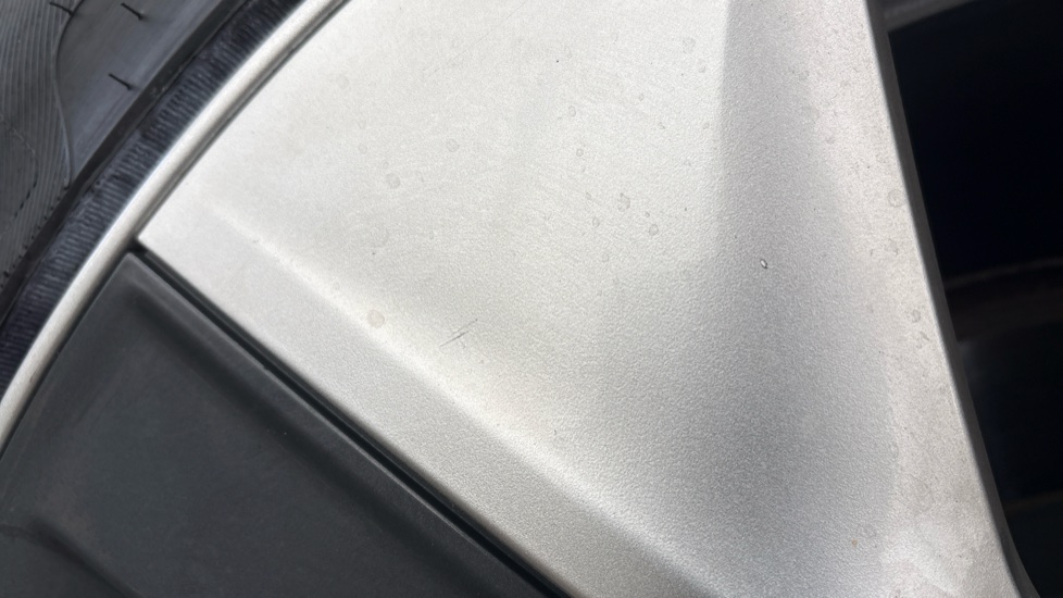 TESLA MODEL Y HATCHBACK Long Range AWD 5dr Auto